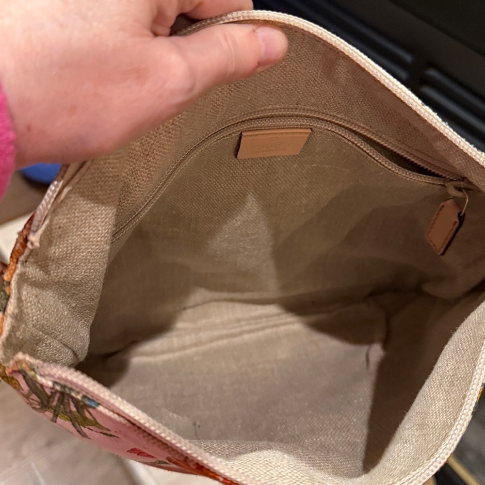 Gucci Floral EUC Canvas messenger Bag - Picture 3 of 3